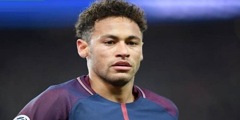 Neymar có tên đầy đủ là Neymar da Silva Santos Junior